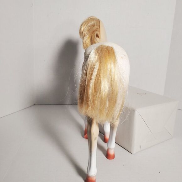 Our Generation Plastic Horse Figurine‎ Toy– Cream/Palomino with Blonde Mane 12" - Picture 12 of 16